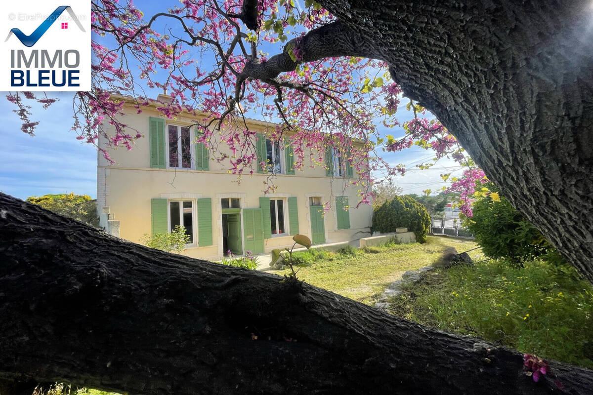 Maison à CHATEAUNEUF-LES-MARTIGUES