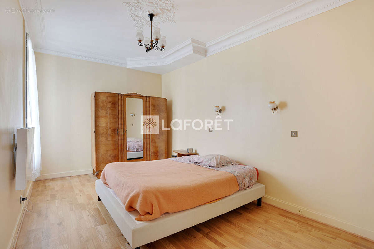 Appartement à PARIS-14E