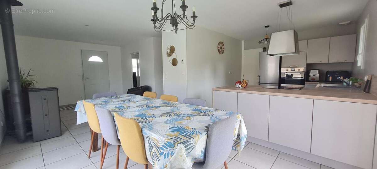 Photo 4 - Maison à TOUSSIEUX