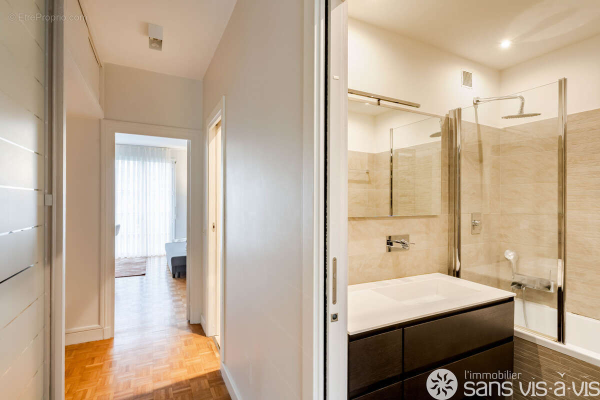 Appartement à NEUILLY-SUR-SEINE