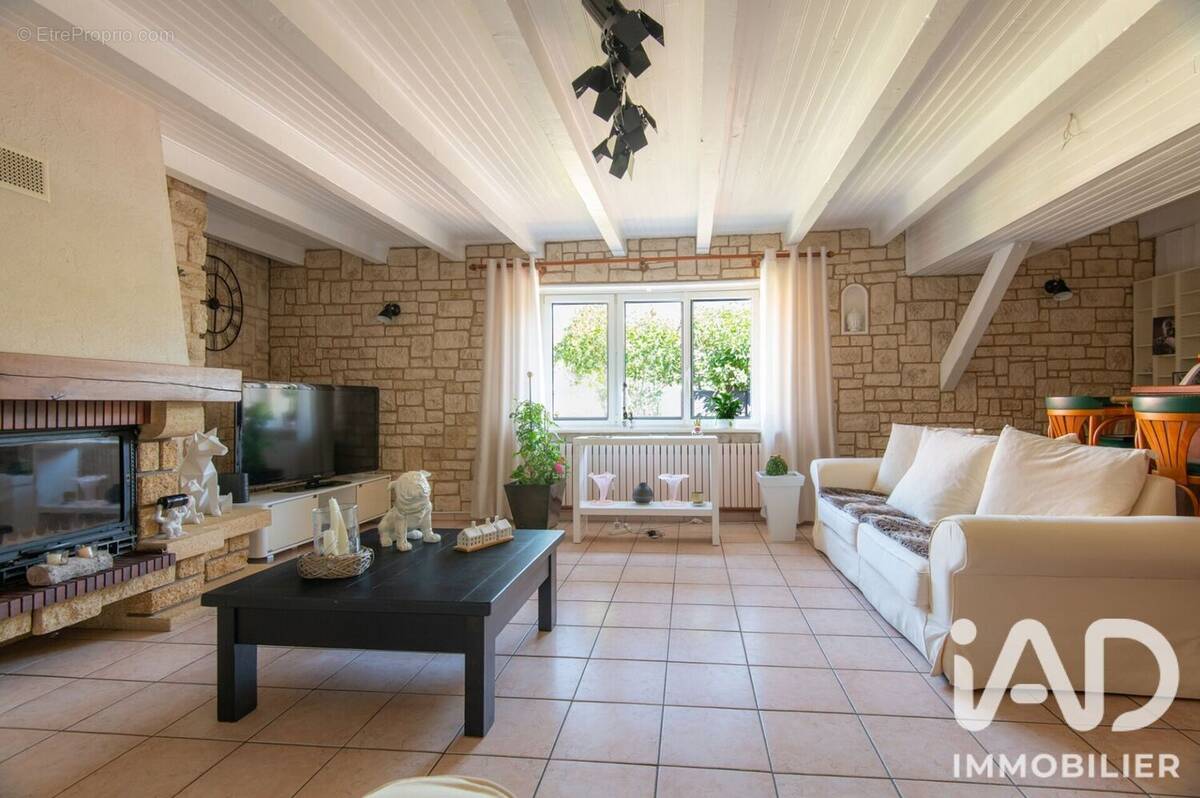 Photo 1 - Maison à AUGNY