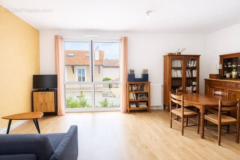 Appartement à COLOMBES