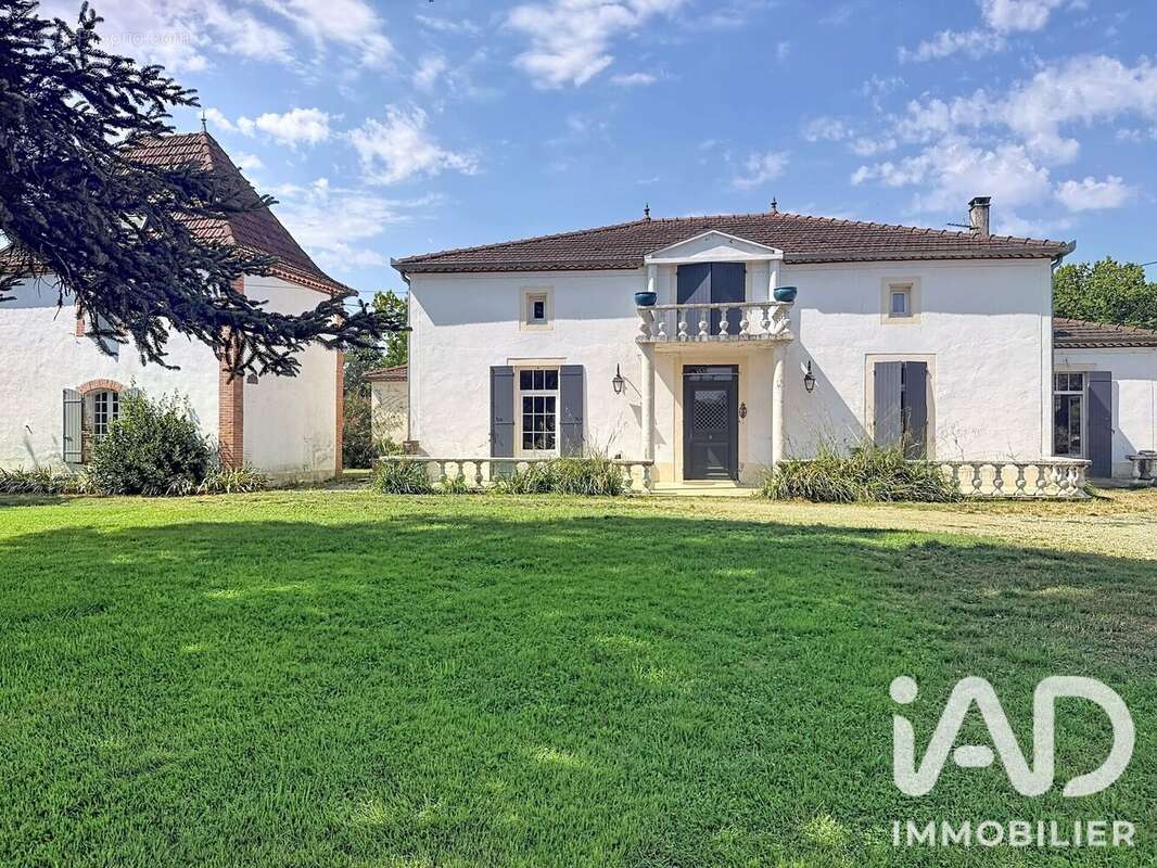 Maison 370 m² à Ledat  - photo 3