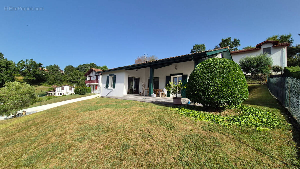 Maison à SAINT-PEE-SUR-NIVELLE