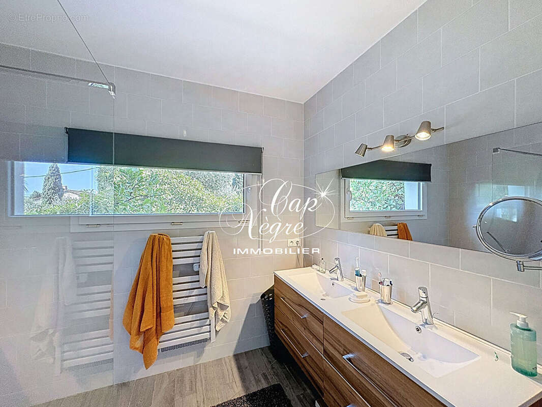 Villa clé en main 4 chambres proche centre et mer à vendre à cavalaire sur mer - golfe de saint tropez - photo 8