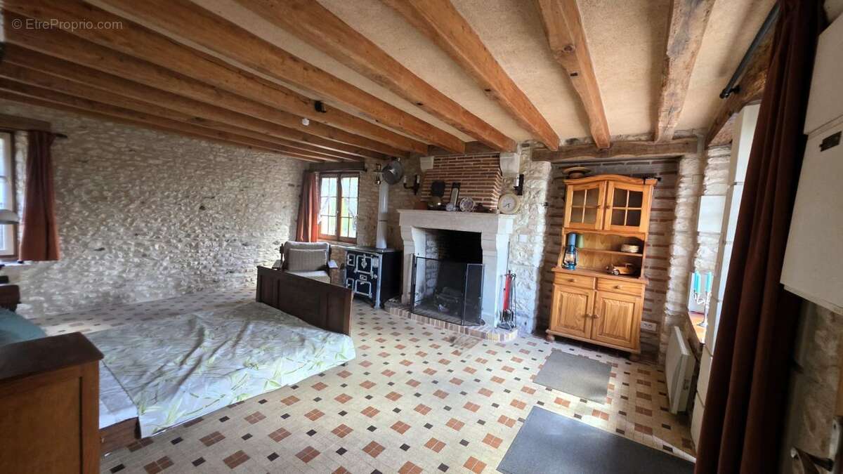 Maison à MEZIERES-EN-BRENNE