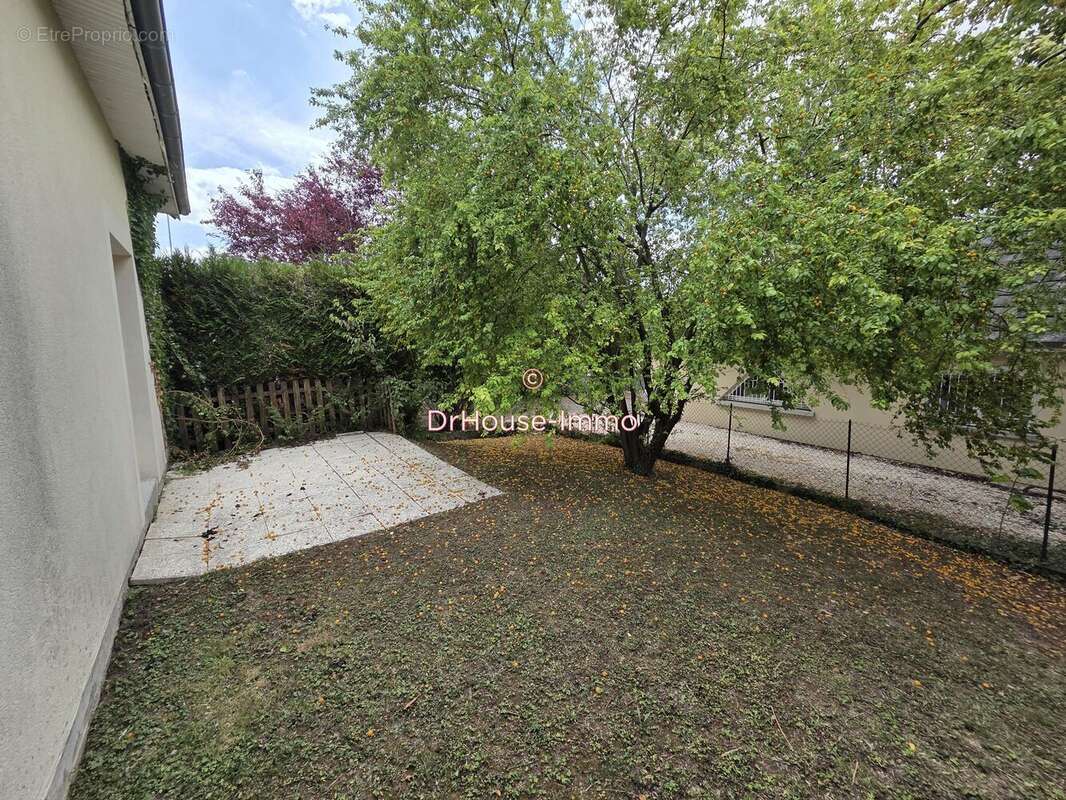 Maison à SAINT-JULIEN-LES-VILLAS