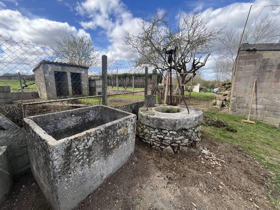 Maison à CHASSENEUIL-SUR-BONNIEURE