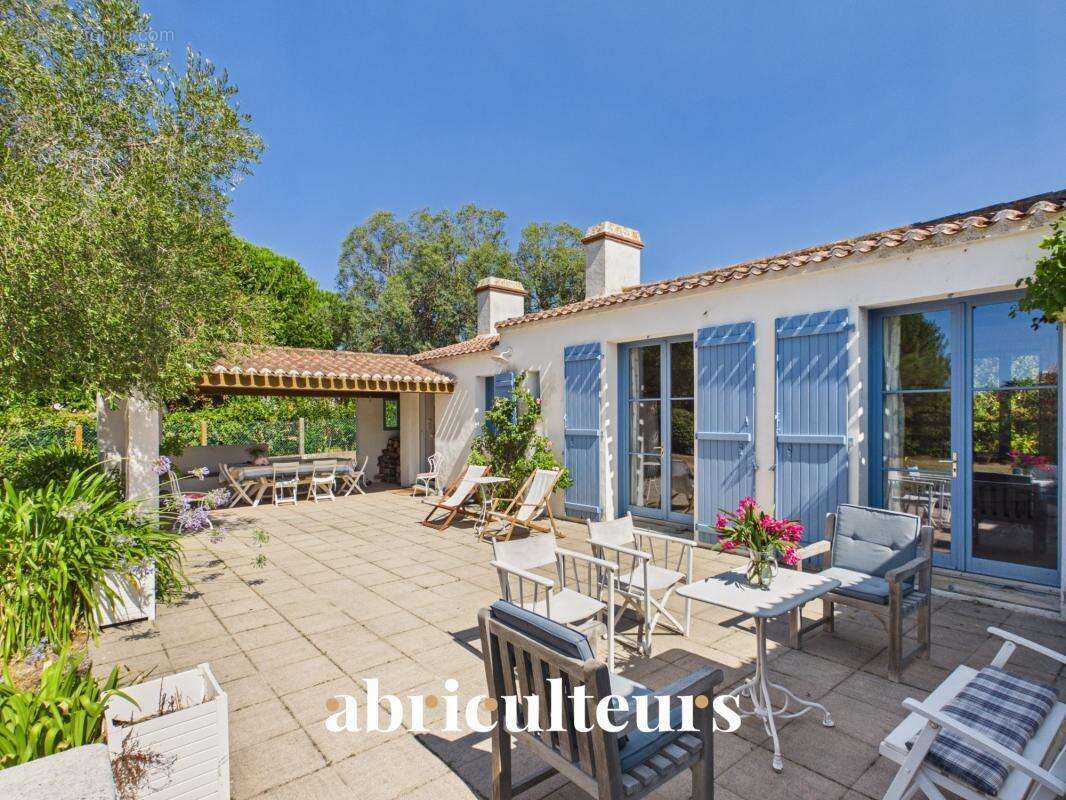 Maison familiale de 7 chambres en vente à Noirmoutier-en-l’Île (85330) - photo 4