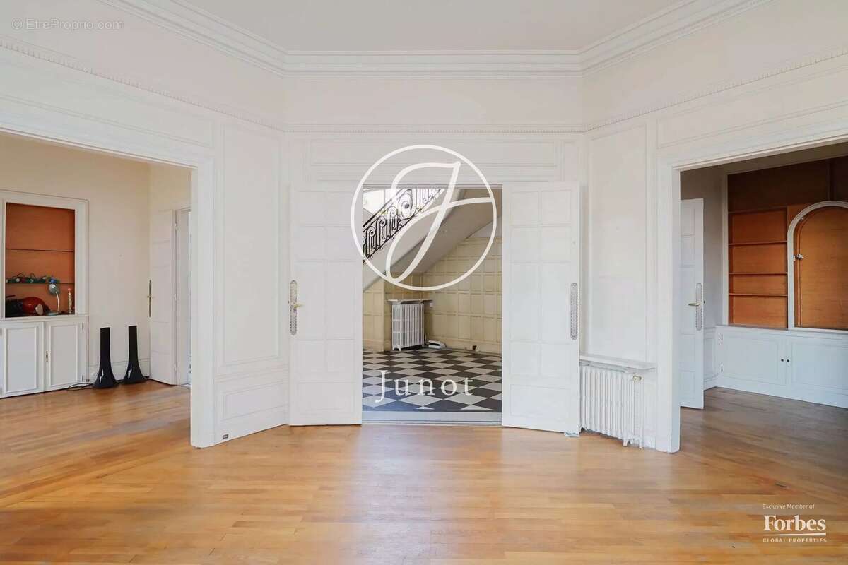 Appartement à LEVALLOIS-PERRET