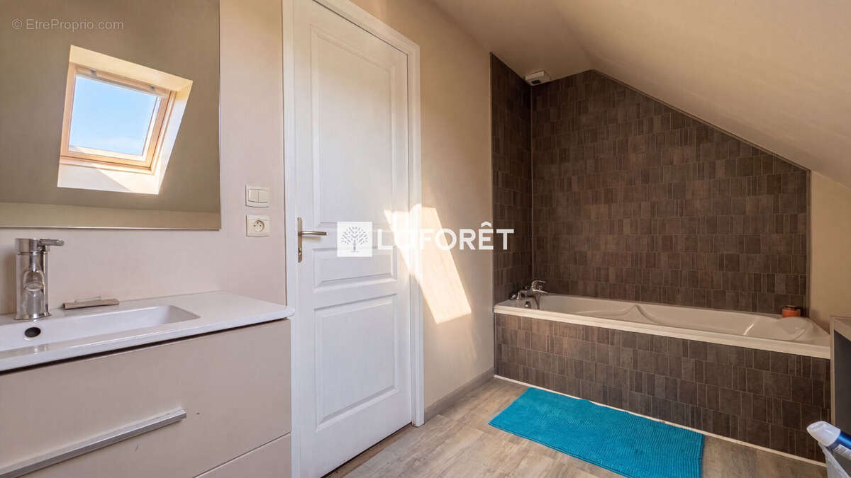 Maison Larcay 6 pièce(s) 130 m2 - photo 12
