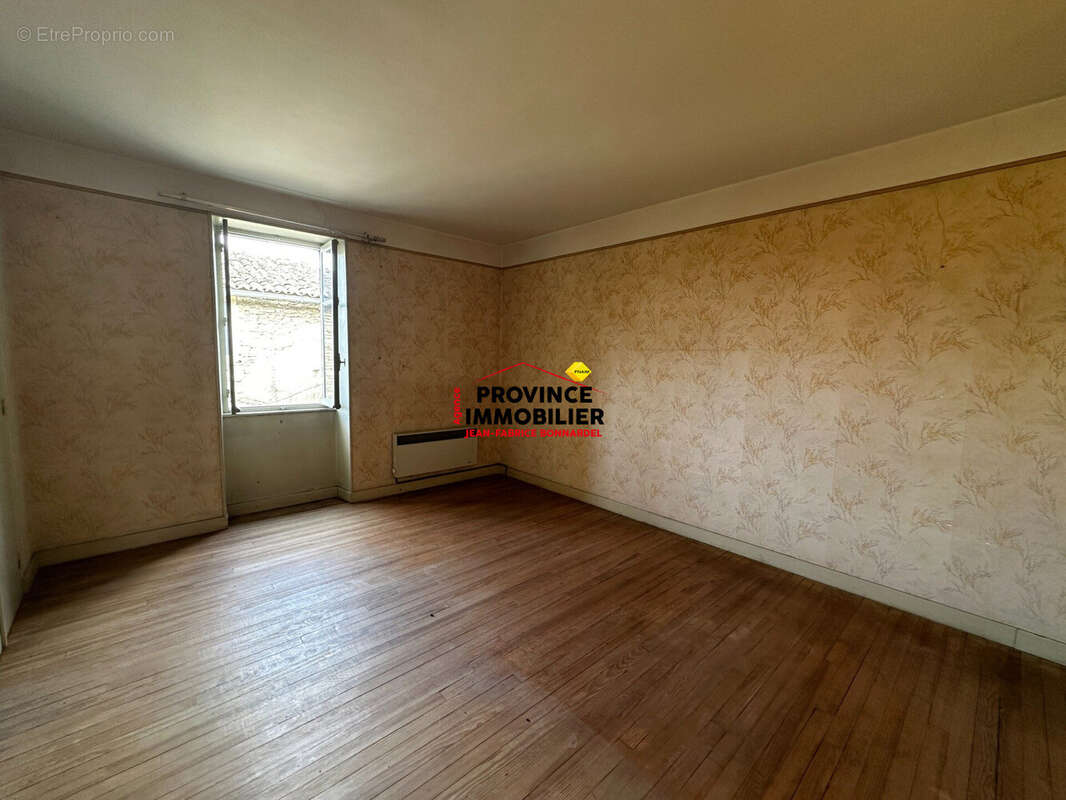 Maison 126 m² à Grignan  - photo 5