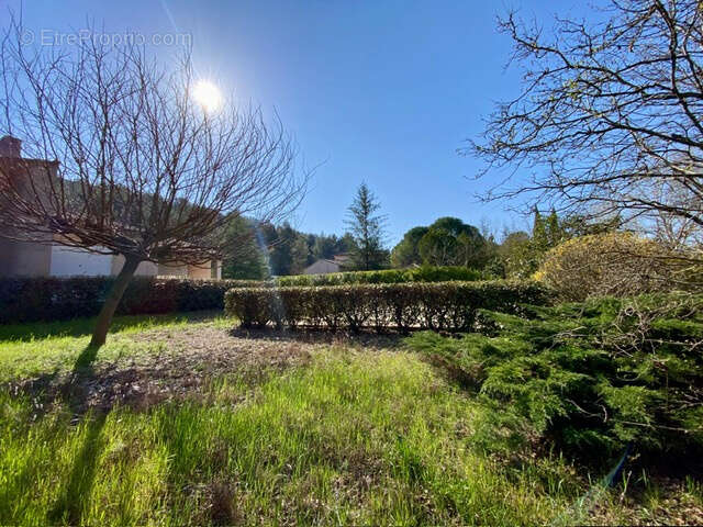 Maison à SAINT-CLEMENT-DE-RIVIERE