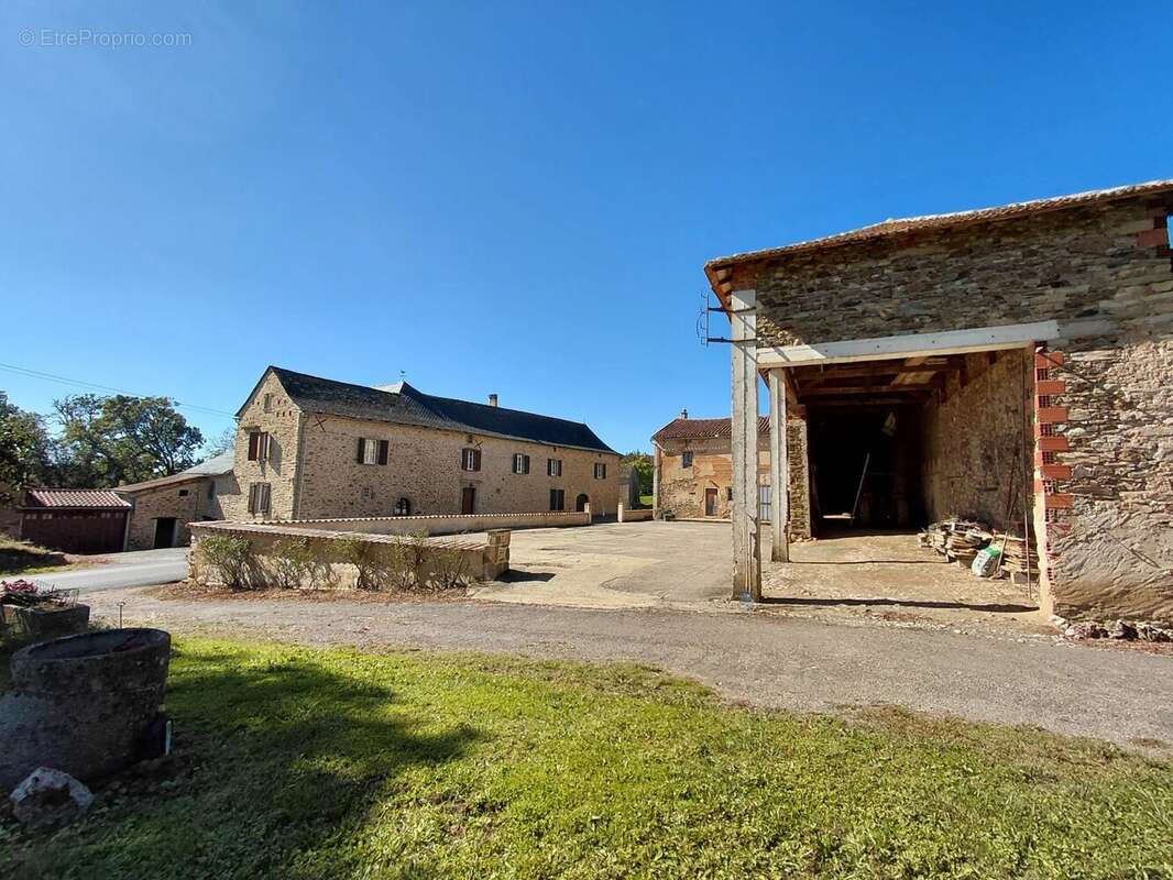 Maison à MIRANDOL-BOURGNOUNAC