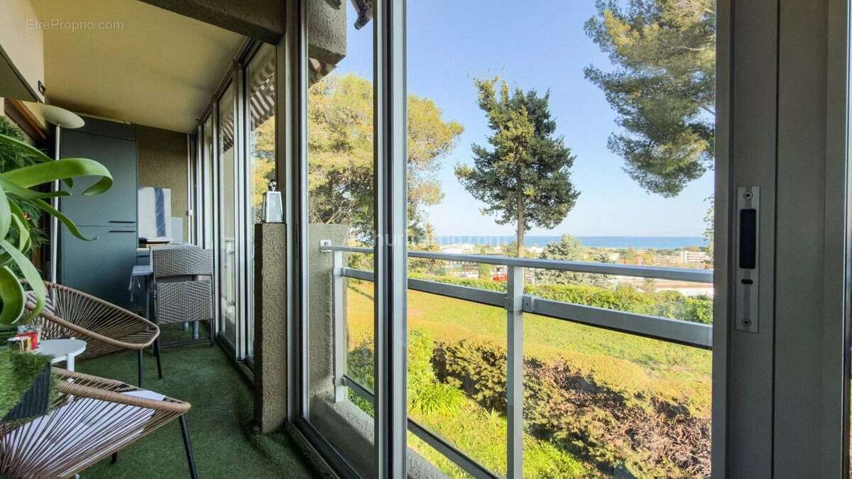 Appartement à VILLENEUVE-LOUBET