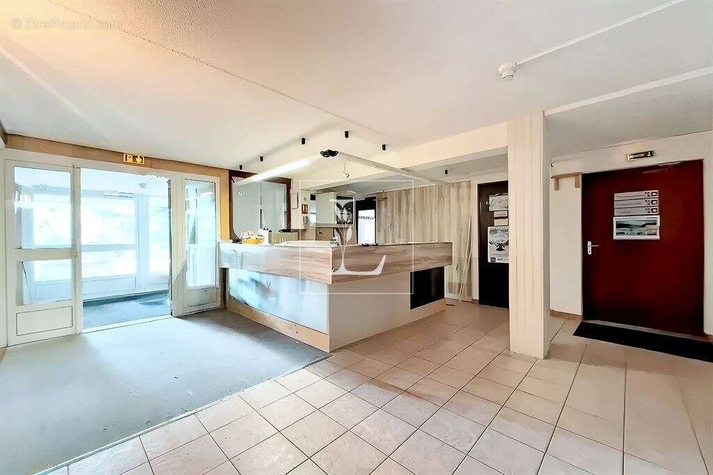 Commerce à GOUAUX-DE-LARBOUST