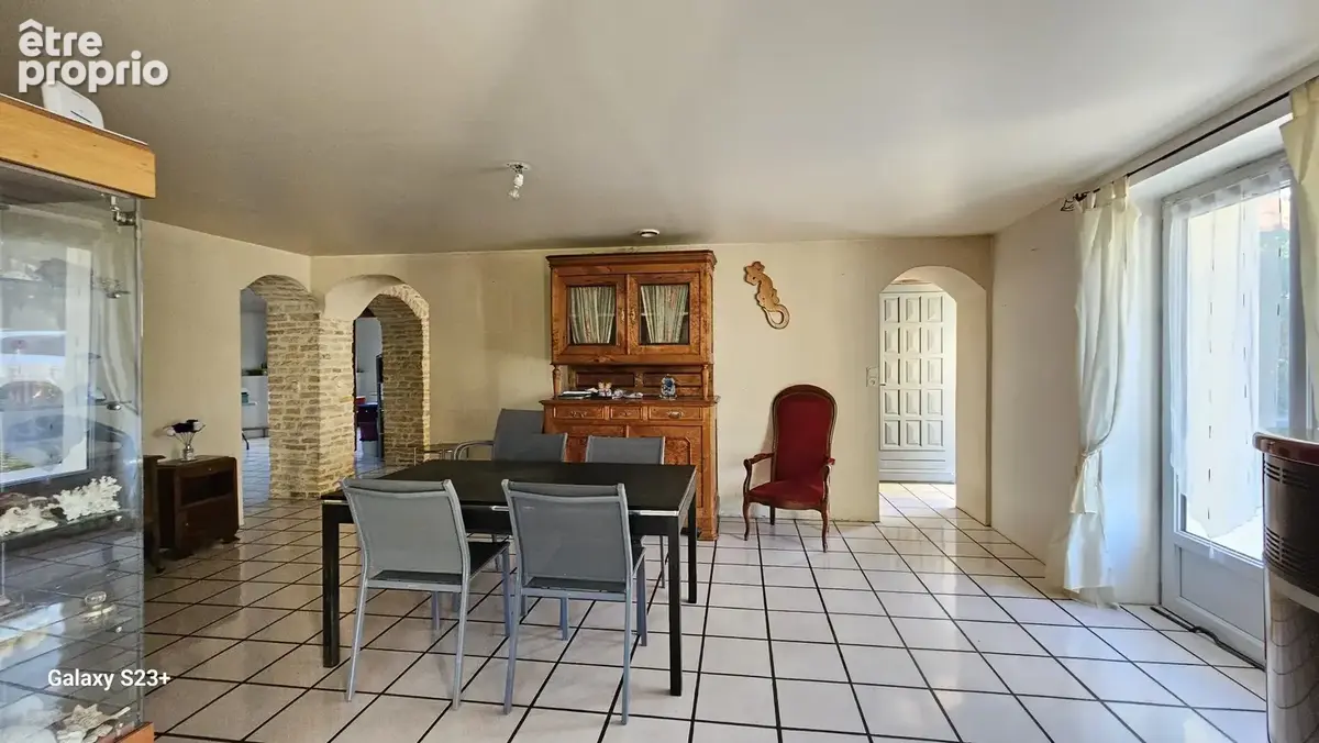 Maison 6 pièces 205 m² à vendre à Saint-Symphorien (79270) - photo 8
