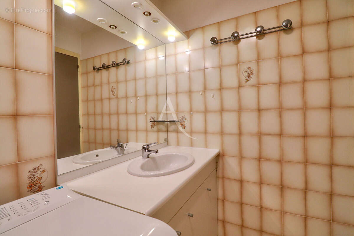 Appartement à GREOUX-LES-BAINS