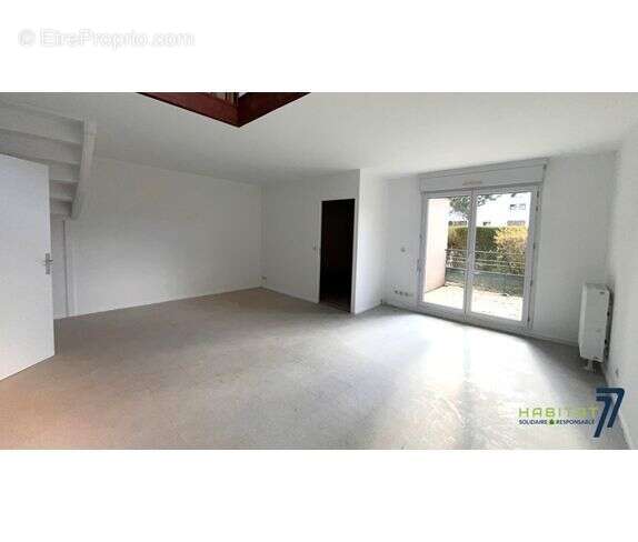Appartement 110 m² à Magny-Le-Hongre  - photo 3