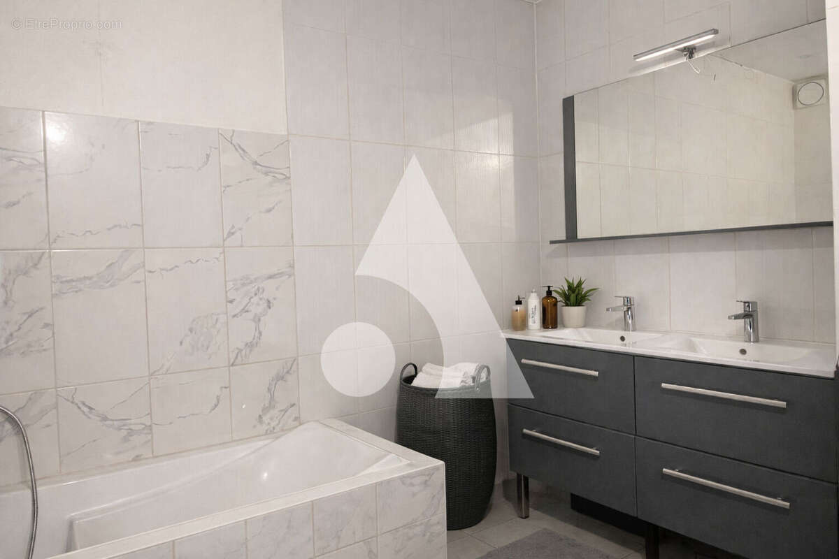 Appartement à VILLELAURE