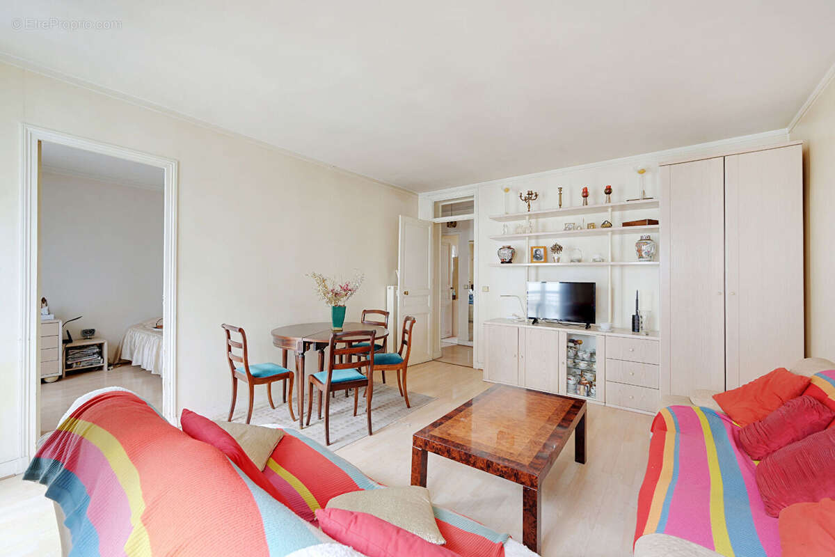 Appartement à PARIS-11E