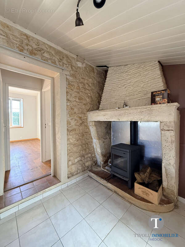 Maison à SAINT-GERMAIN-D'ESTEUIL