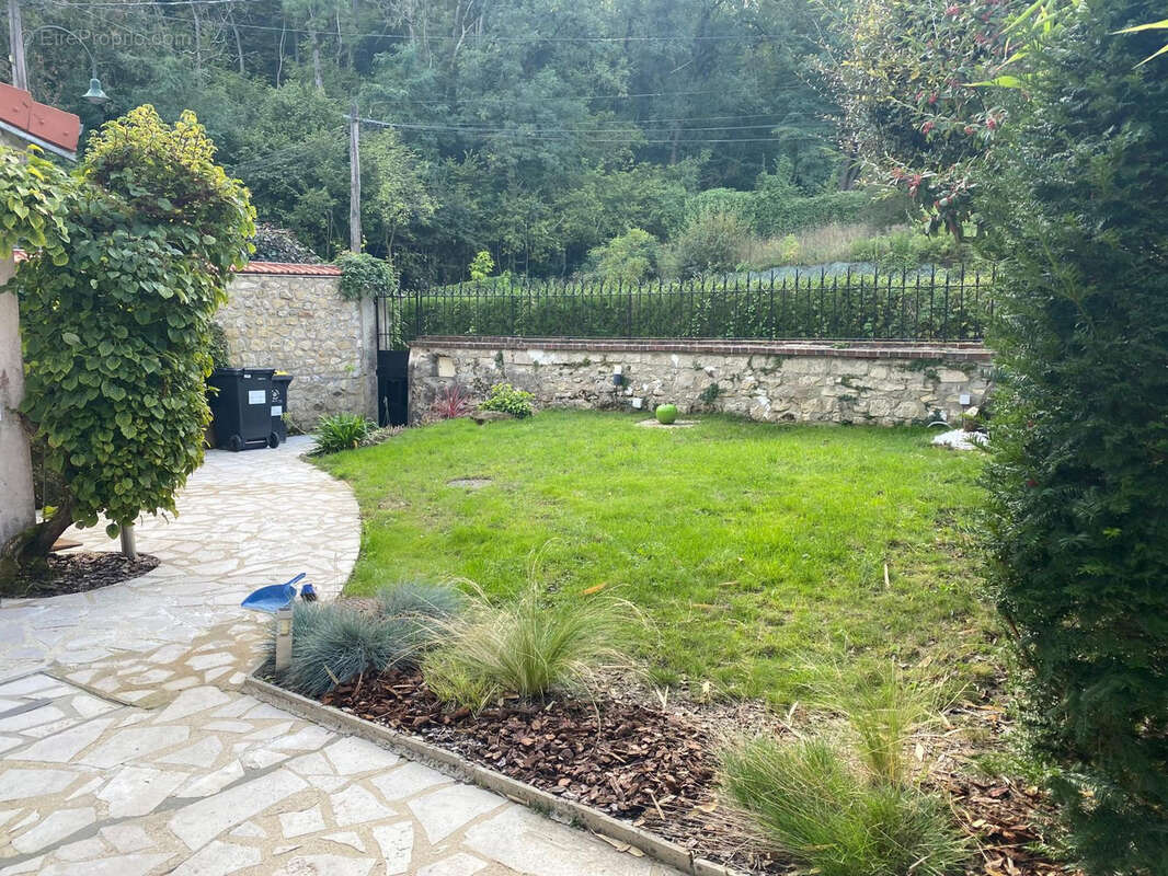 Maison à NESLES-LA-VALLEE