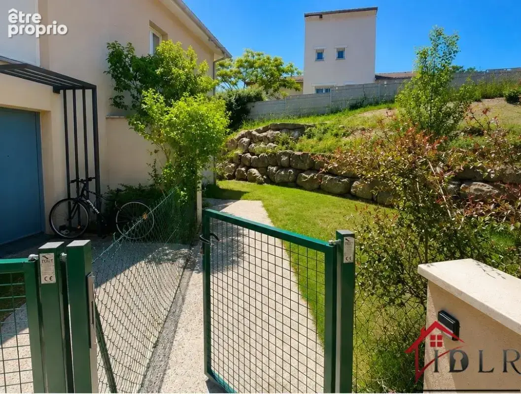 Superbe T3 en duplex lumineux, terrasse sans vis à vis, jard - photo 3