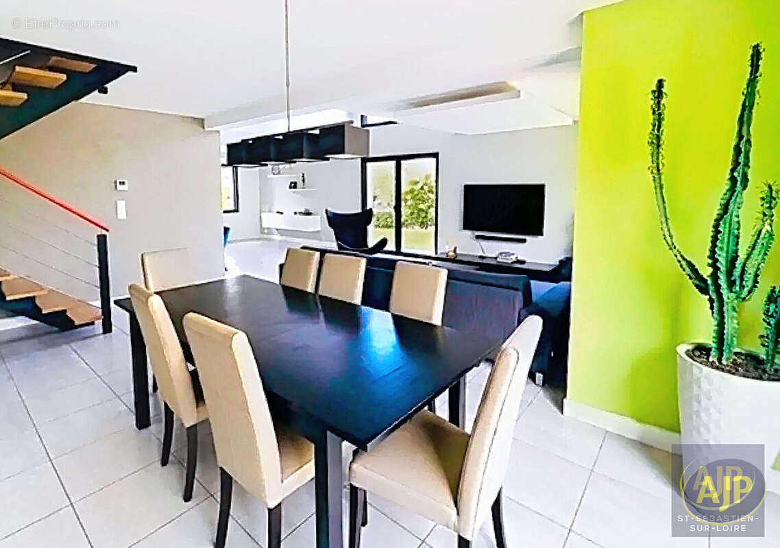 Maison Orvault Bourg,152 m², 5 Chambres, - photo 5