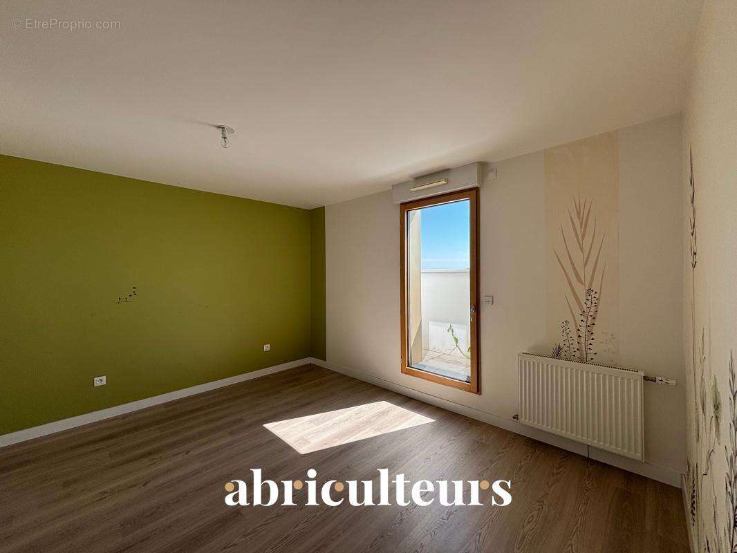 Appartement de caractère de 119 m² avec balcon et terrasse dans un Immeuble d’architecte à la vente à Aubervilliers (93300) - photo 7