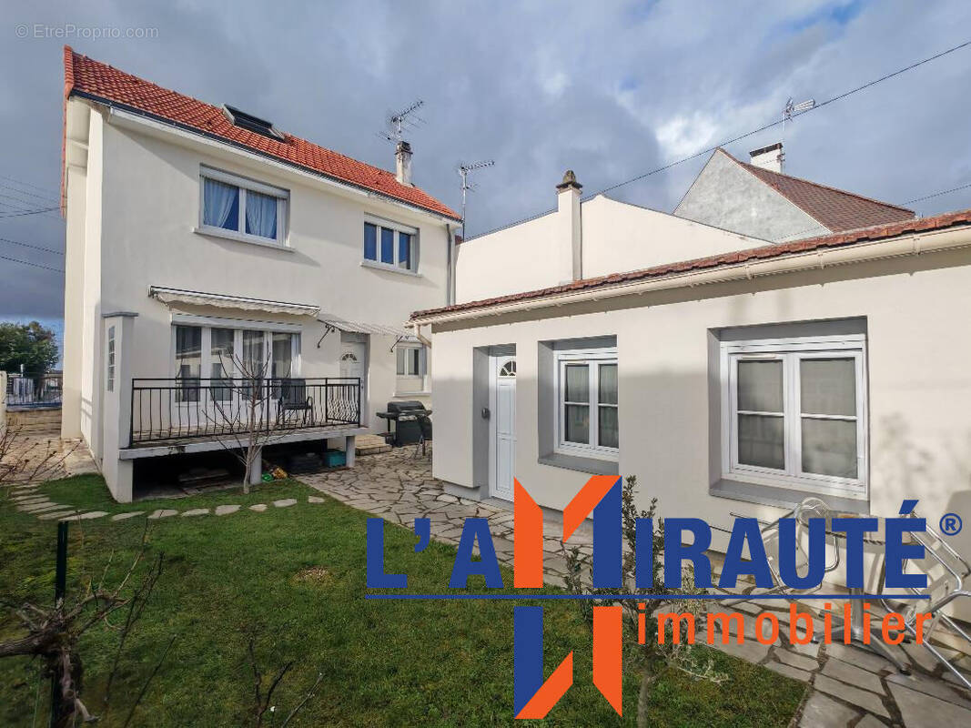 Maison à SARTROUVILLE