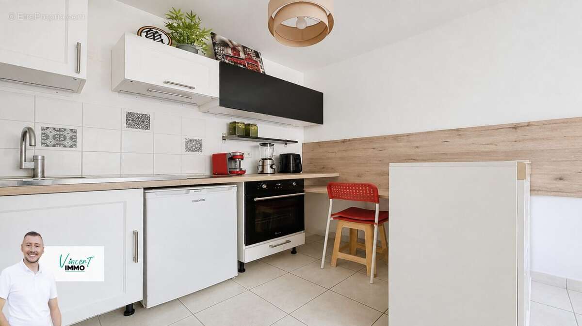 Appartement 30 m² à Saint-Laurent-De-Mure  - photo 5