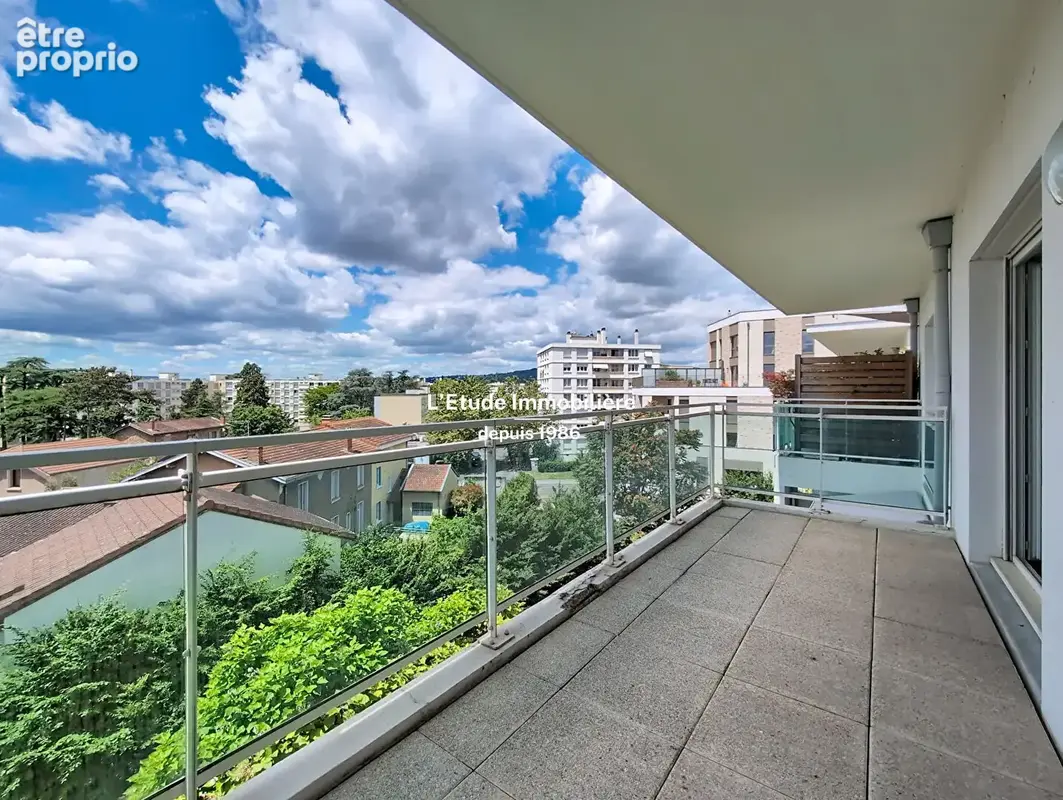 A VENDRE Appartement Caluire Et Cuire 3 pièces Dernier étage terrasse - photo 2