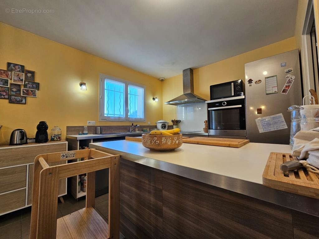 Maison à SAINT-YZAN-DE-SOUDIAC