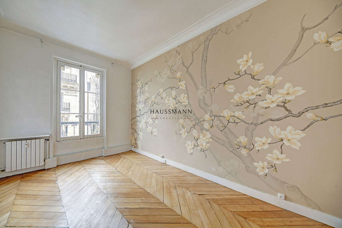 Appartement à PARIS-8E