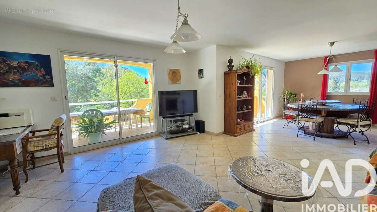 Photo 2 - Maison à GONFARON