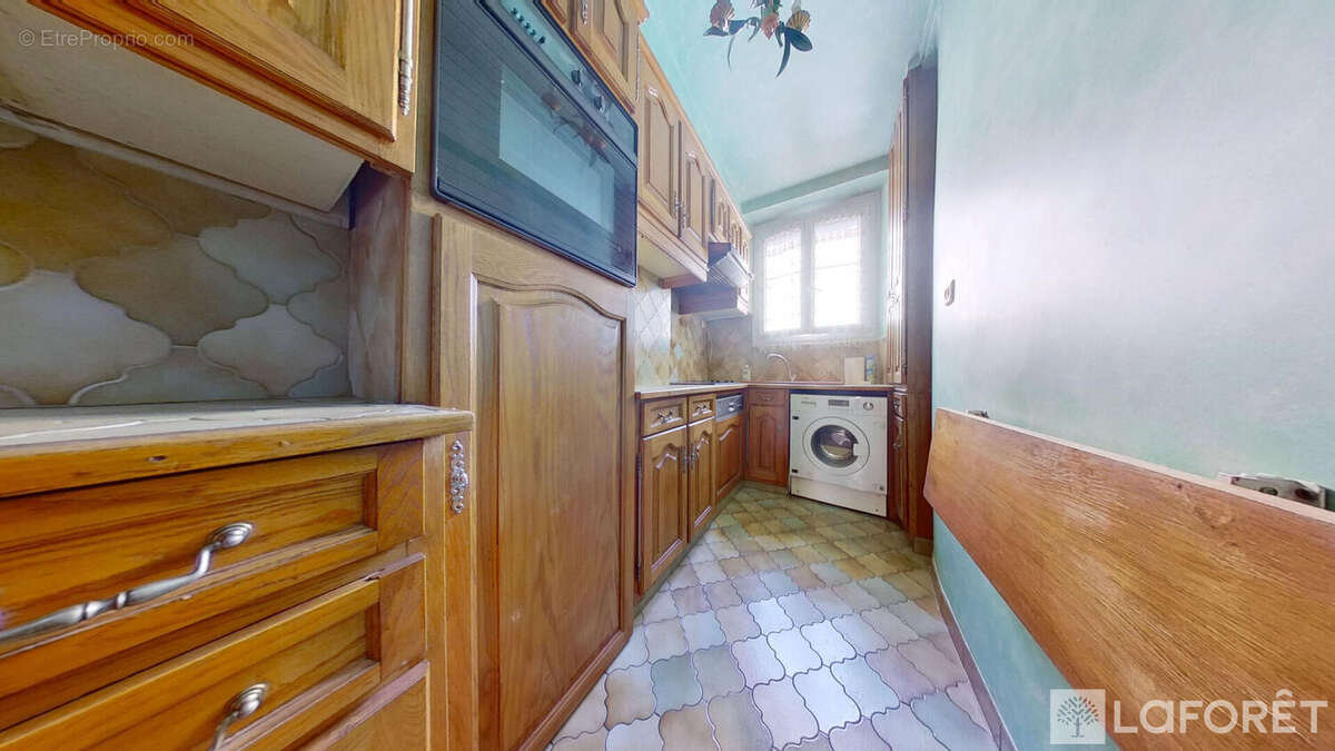 Appartement à PARIS-17E