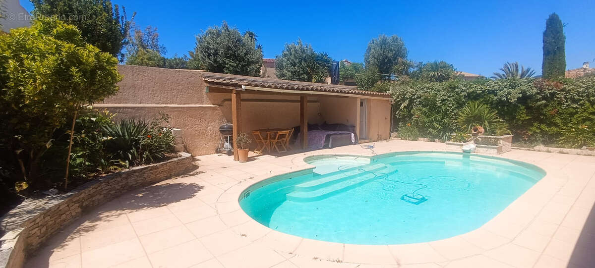 Villa indépendante F6 Piscine à 10 min à pied du port de Sanary sur mer - photo 3