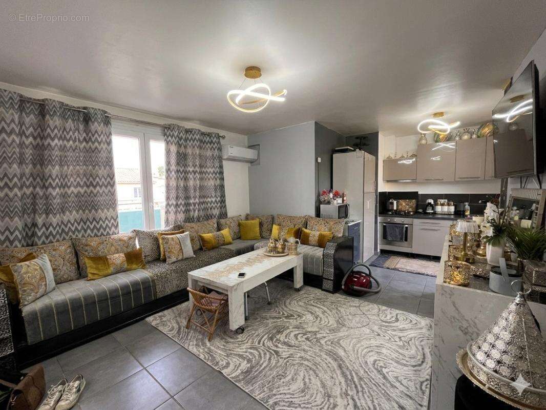 Appartement à MARSEILLE-3E