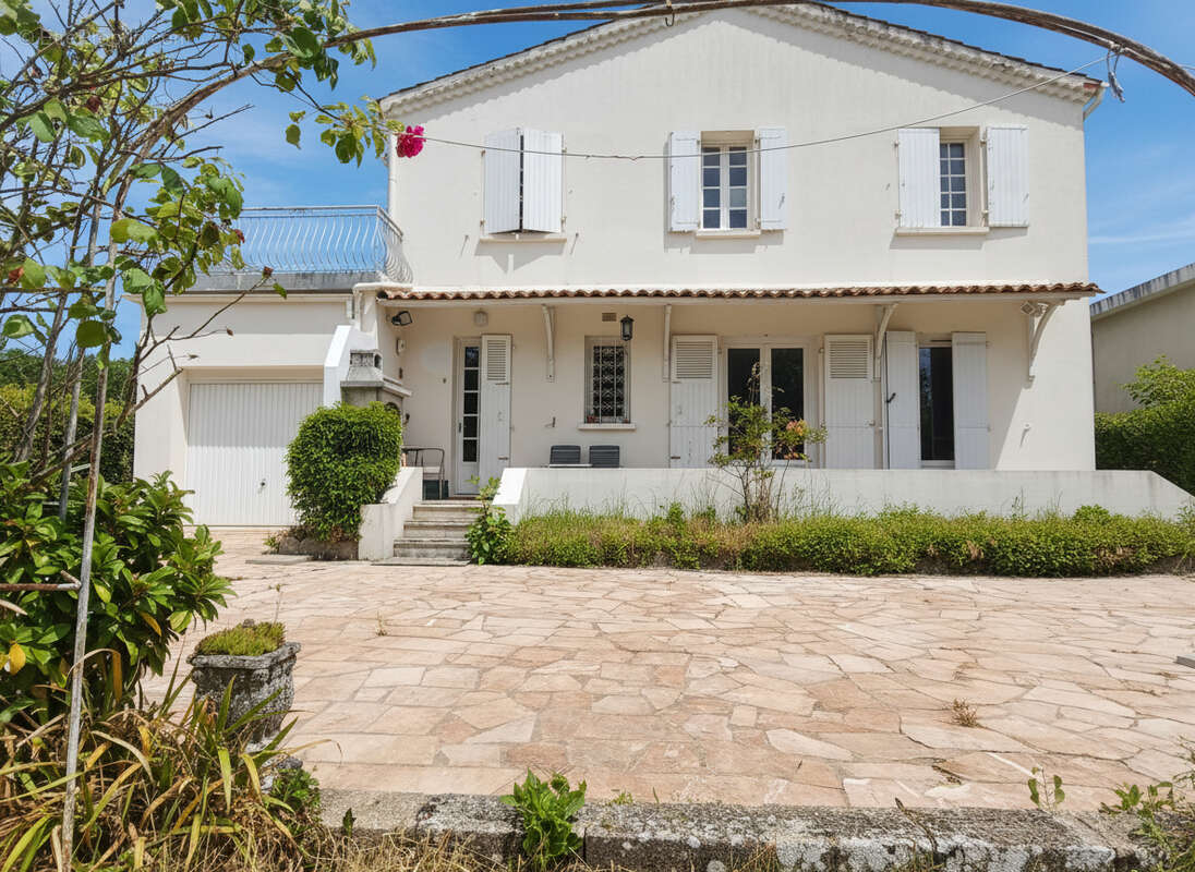 Maison Angoulême 6 pièces 157 m2 - photo 2