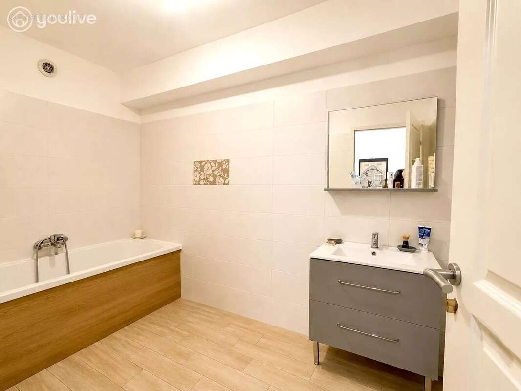 À DÉCOUVRIR – Superbe appartement T3 avec terrasse et vue dégagée sur le Fort d'Aléria - photo 8