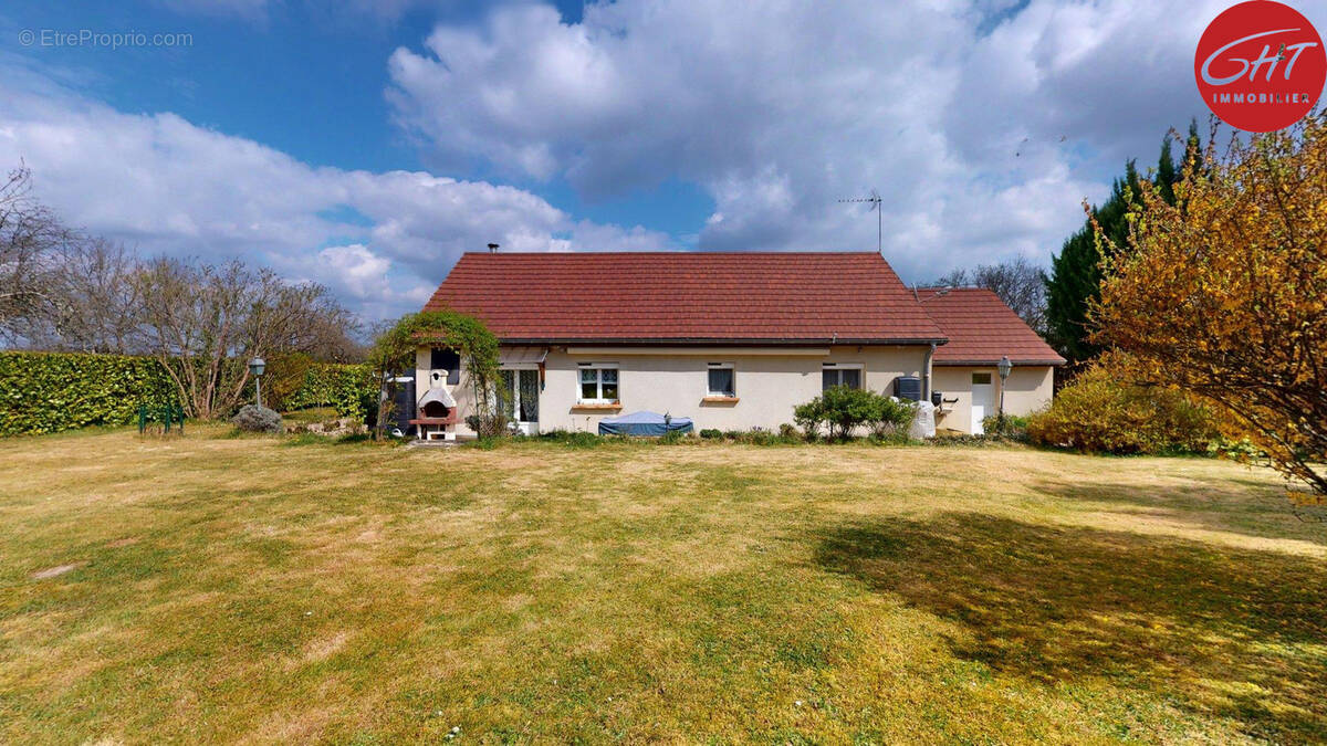 Maison à MONT-SOUS-VAUDREY