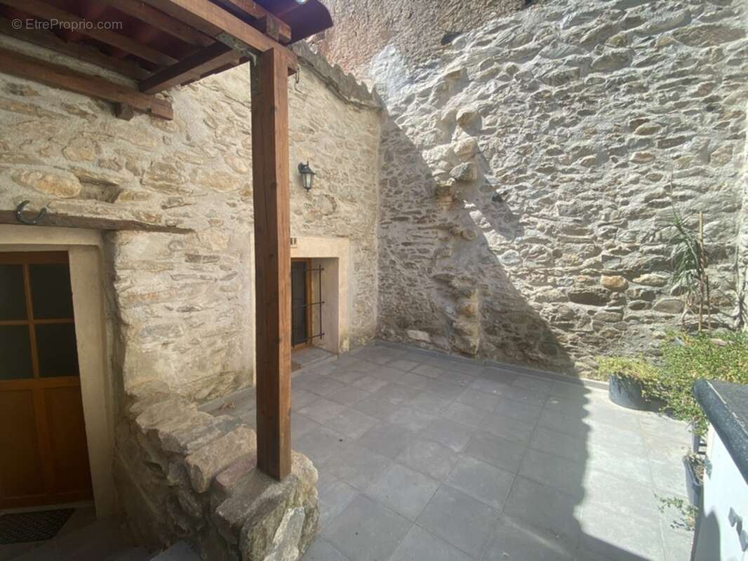 Dpt Pyrénées Orientales (66), à vendre RIA SIRACH Maison 5 pièces 122 m² 2 logements séparés - photo 2