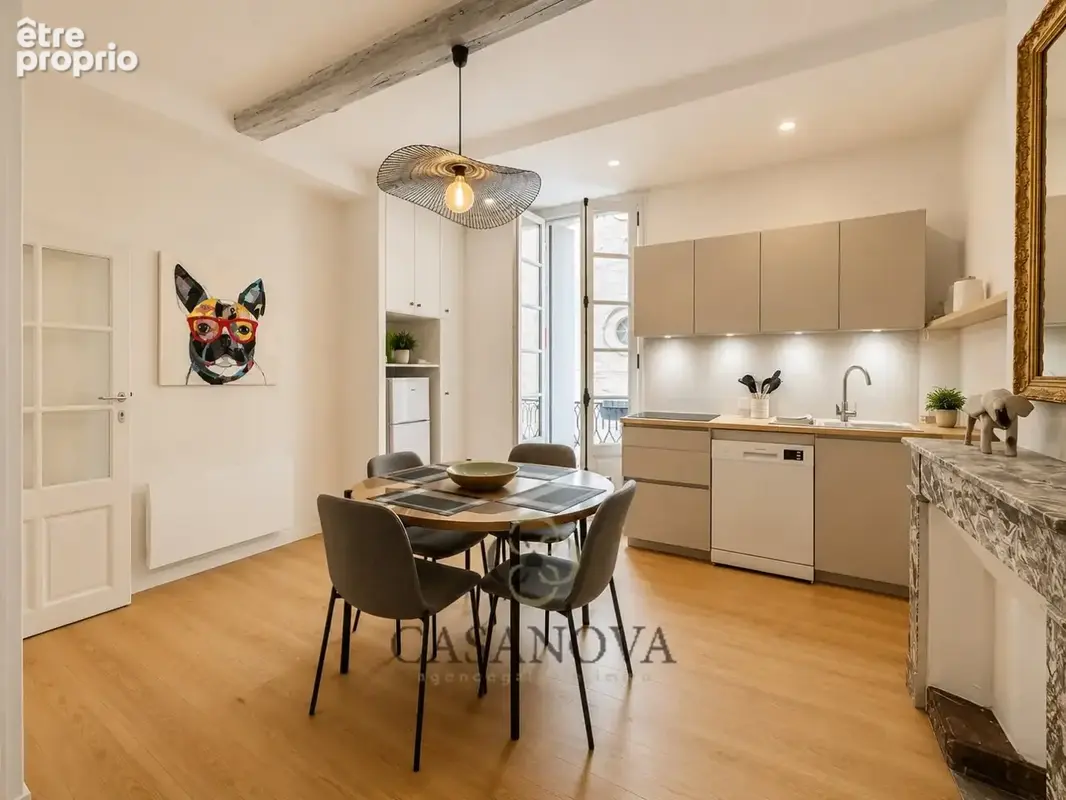 Appartement de caractère rénové de 61 m² avec balcon dans l'Écusson à Montpellier - photo 2