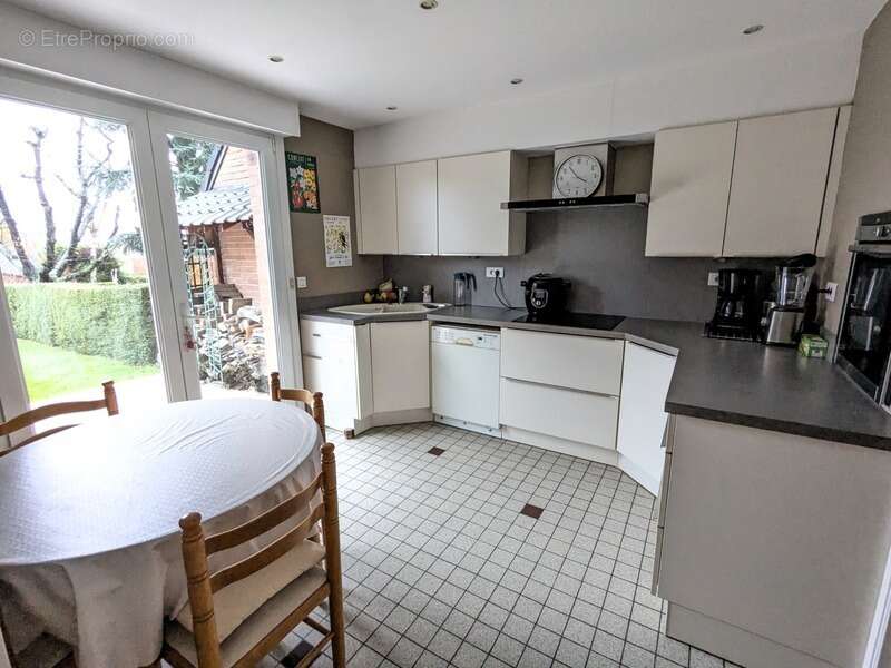 Maison à NEUVILLE-EN-FERRAIN