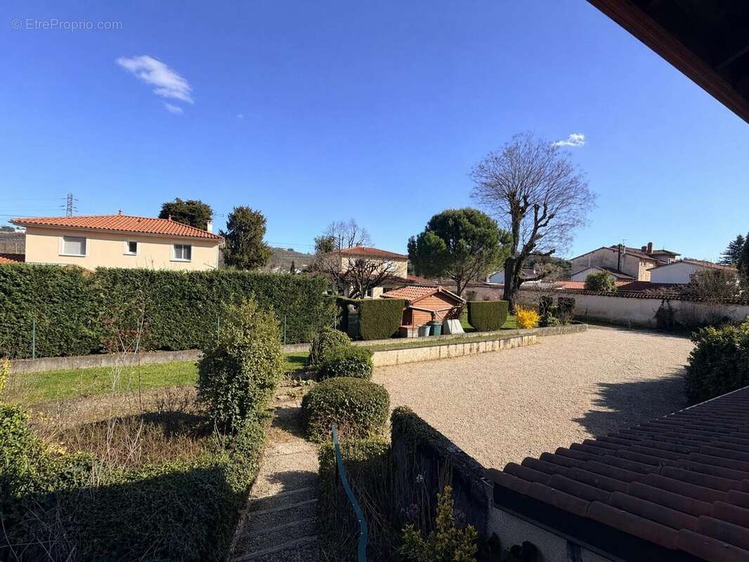 Maison à COLLONGES-AU-MONT-D'OR