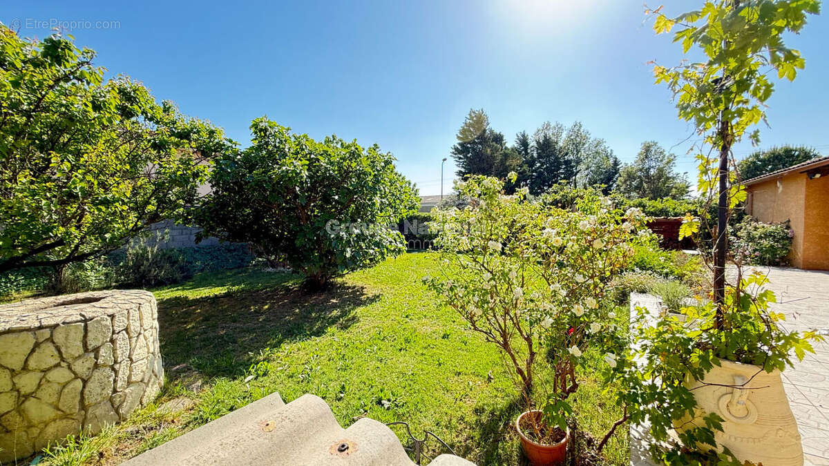 Exclusivité - Maison - Espace et potentiel - photo 3