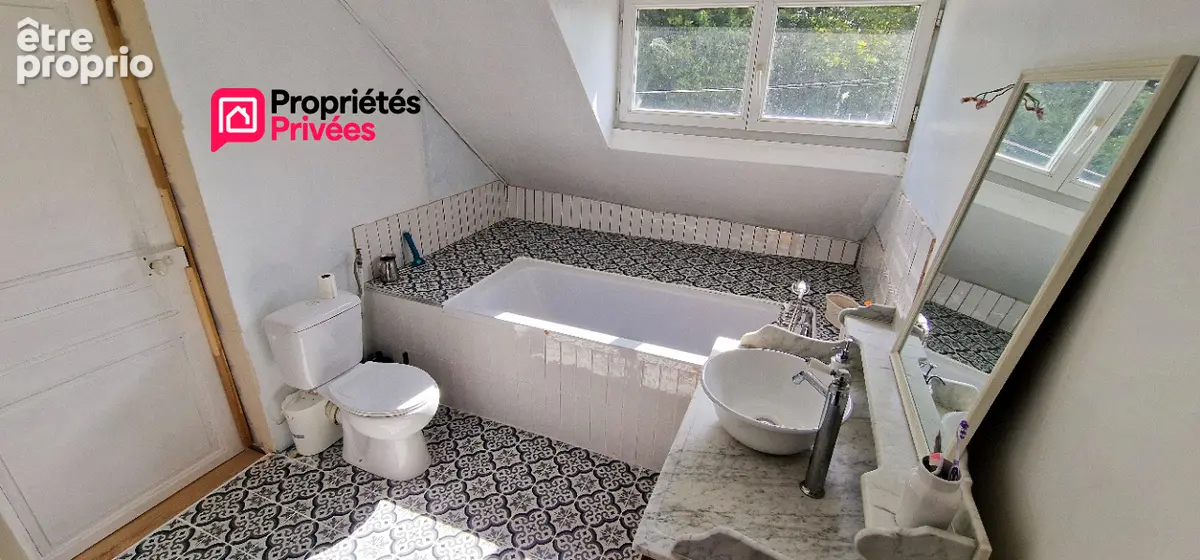 Maison à colombages de 135 m² - 6 pièces et 3 chambres + dépendances sur terrain de 1285 m² - photo 11