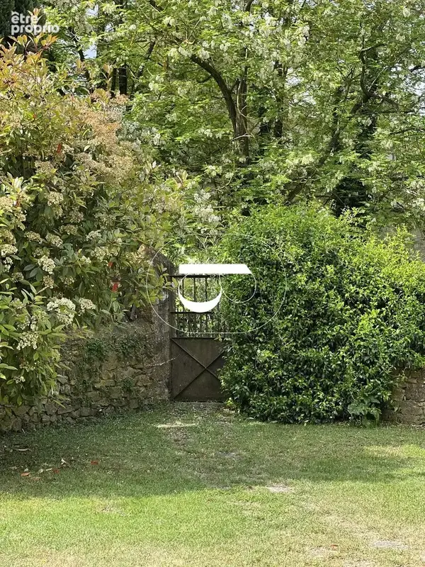 Un mas en parfait état avec rapport locatif possible - photo 35