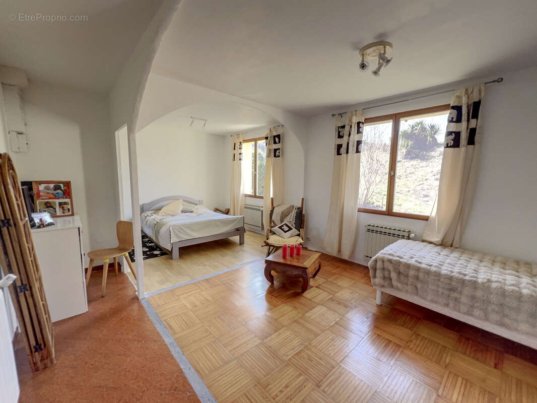 Maison à SAINT-ROMAIN-DE-LERPS